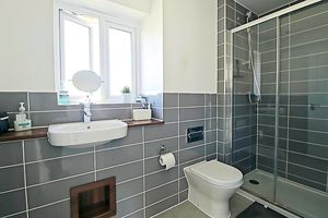 En-Suite- click for photo gallery